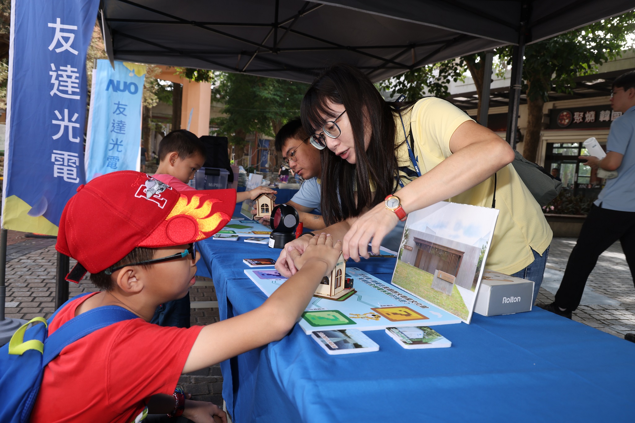 友達投入永續素養教育多年，從自身的環境教育場域走入校園、各式活動現場，合作夥伴亦擴及到NGO、公部門與供應鏈，豐碩成果獲「社會共融領袖獎」